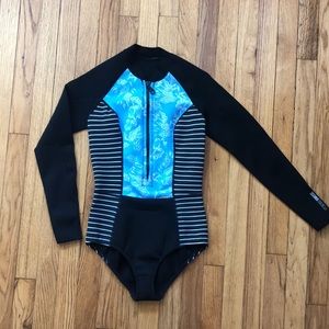 Amuse Wetsuit NWOT